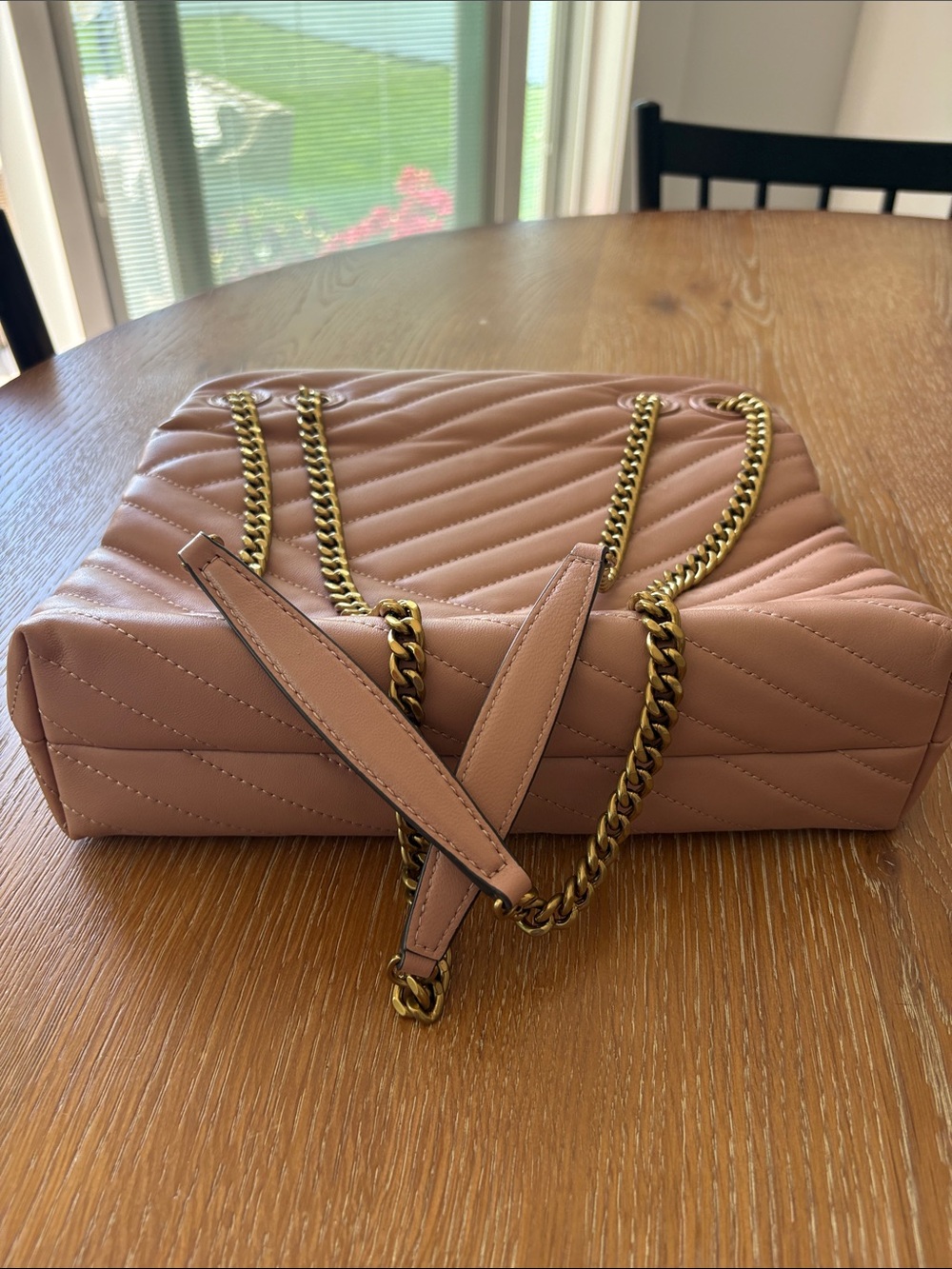 Tory Burch Quilted Chain-Shoulder Bag in Blush Pink with Gold Hardware - Picture 5 of 6